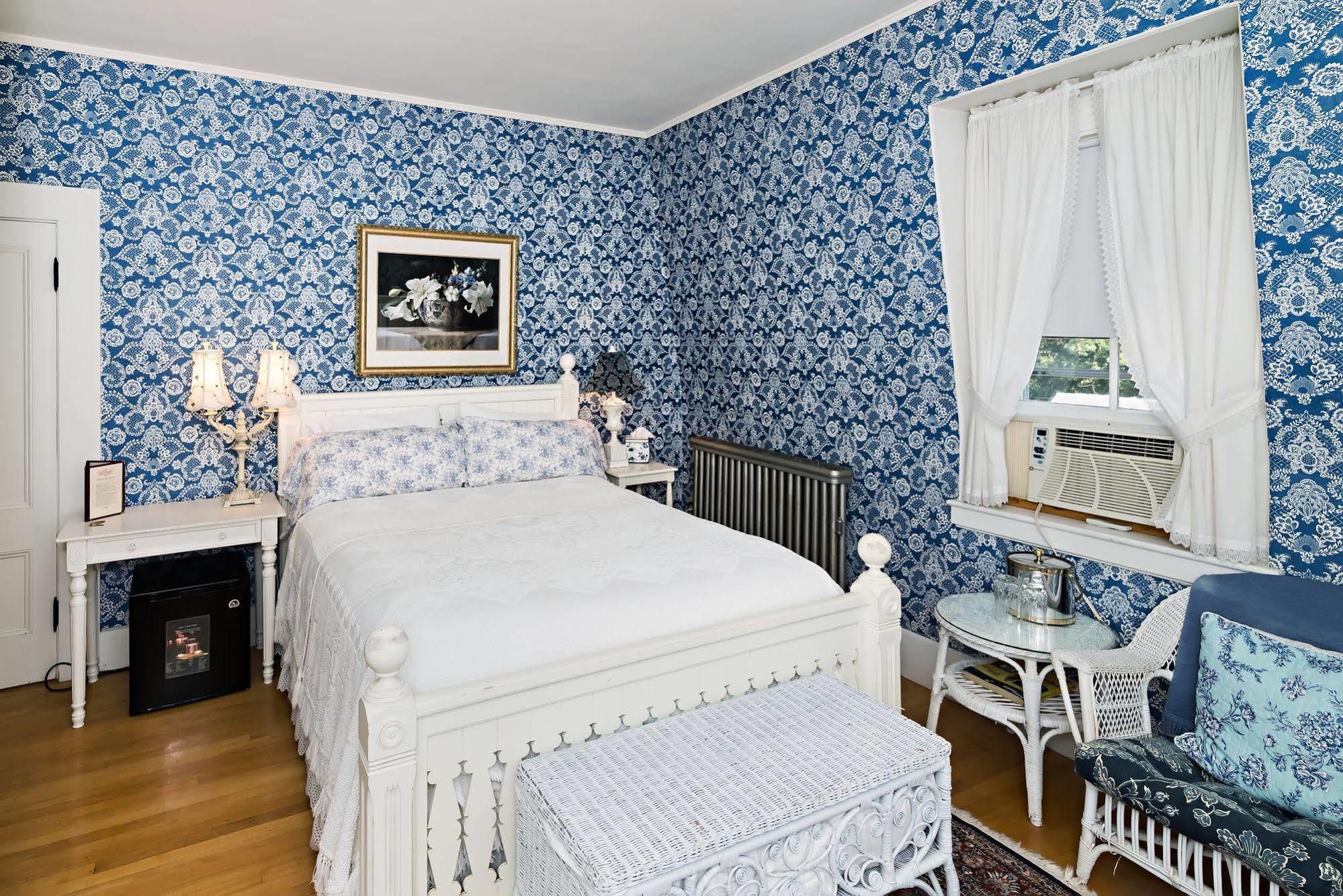 Silver Fountain Inn Доувър Екстериор снимка